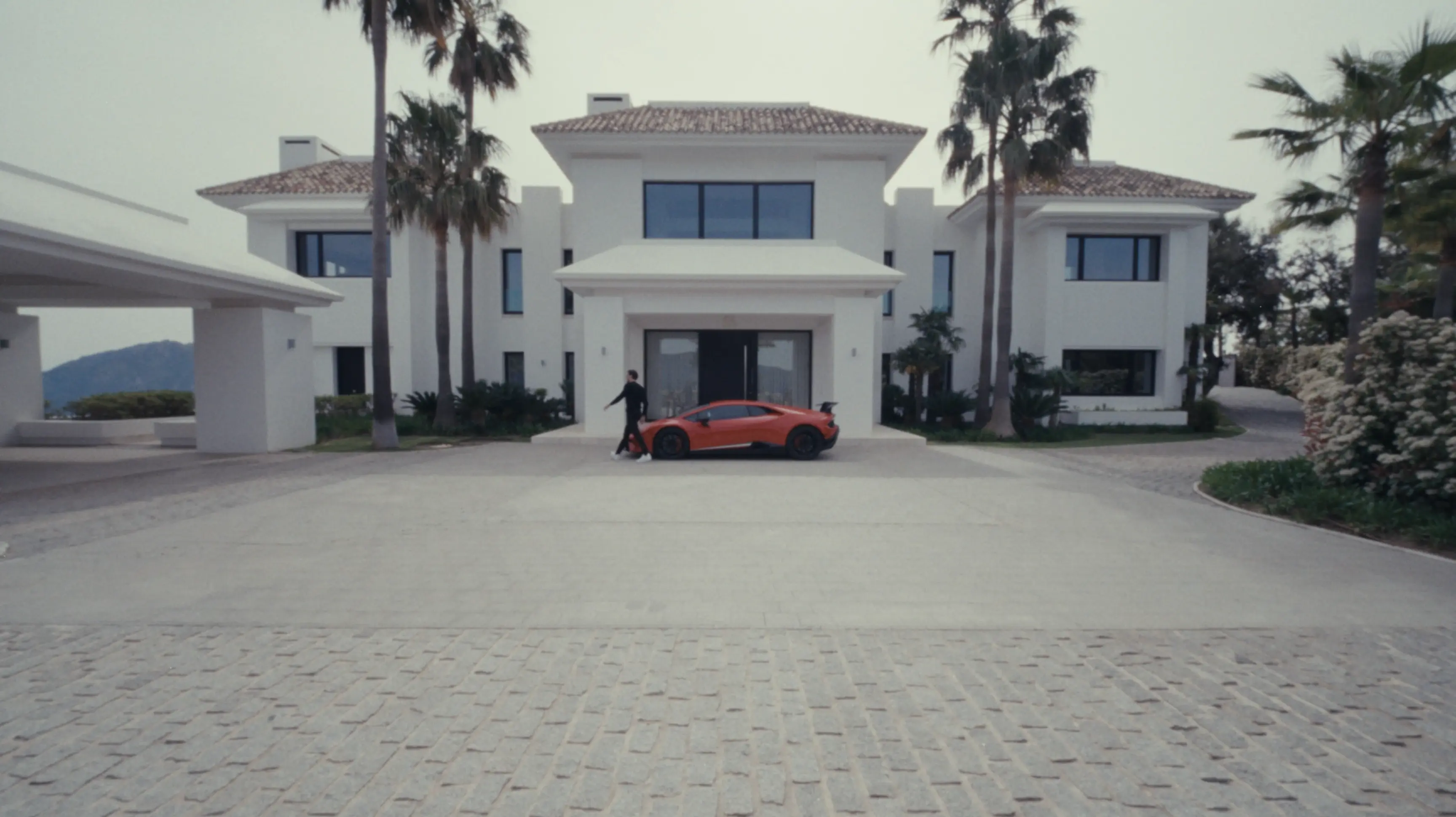 Editorial photograph of an Ocars luxury car handover — partner programme for European concierges and travel agents.