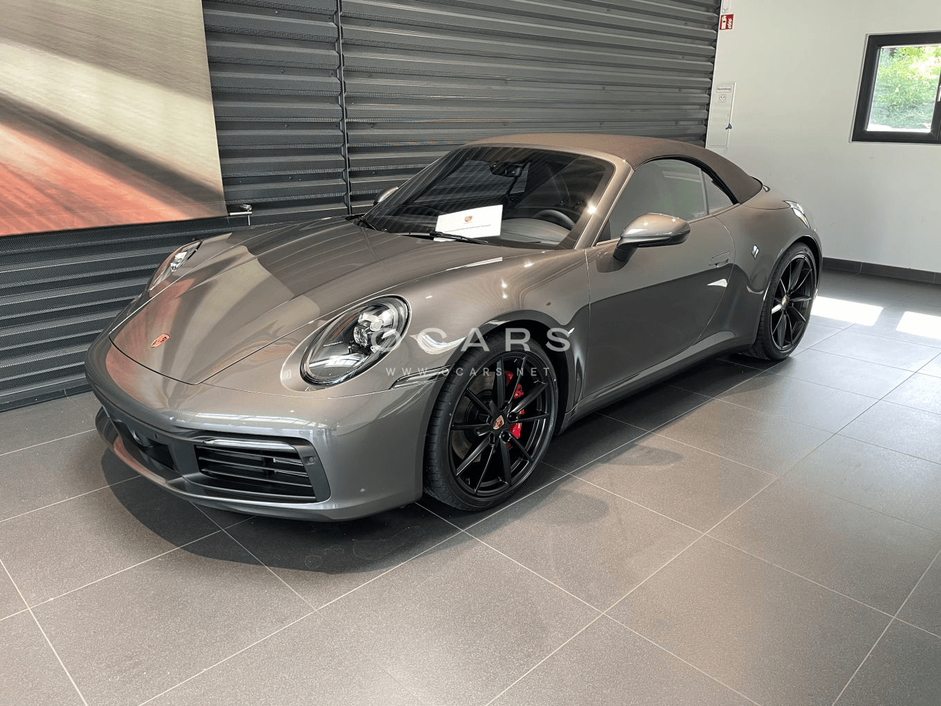 Porsche 911 Carrera S Cabrio 1