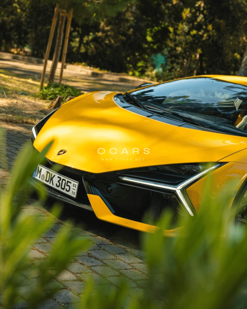 Lamborghini Revuelto 4