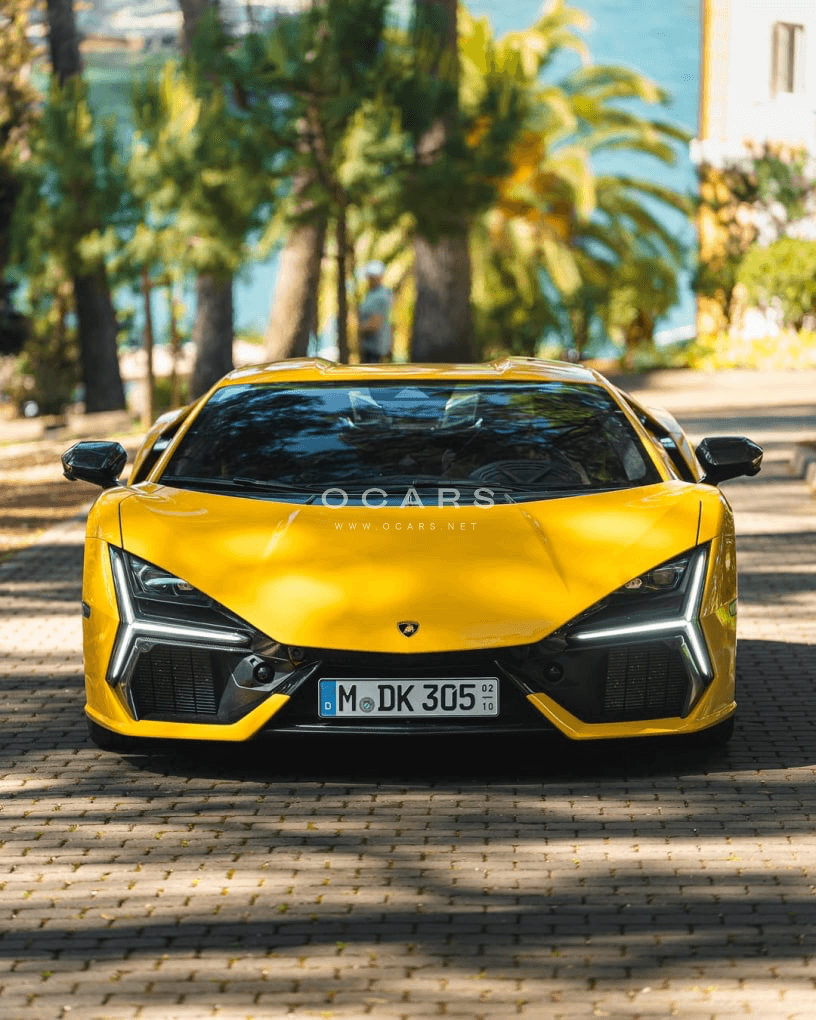 Lamborghini Revuelto 2